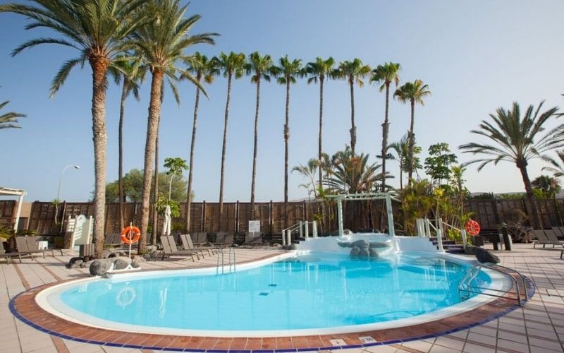 medium sized outdoor swimming pool at the Abora Continental Hotel, Gran Canaria.