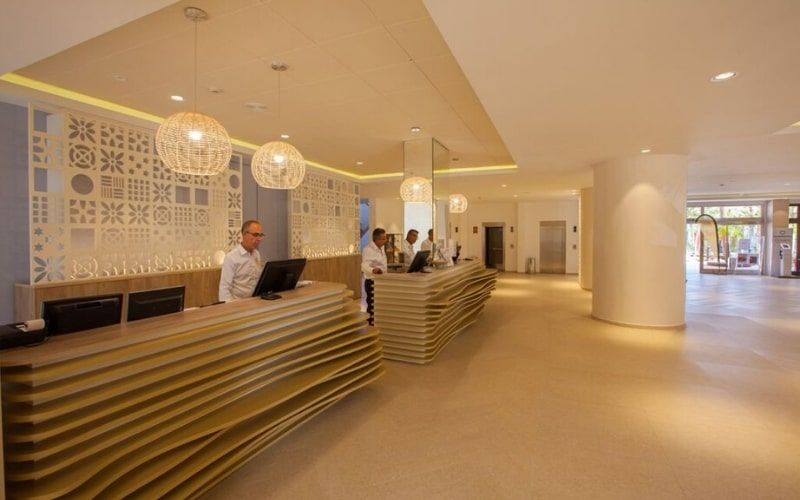 spacious reception lobby and check-in desk - Abora Continental Hotel, Gran Canaria.
