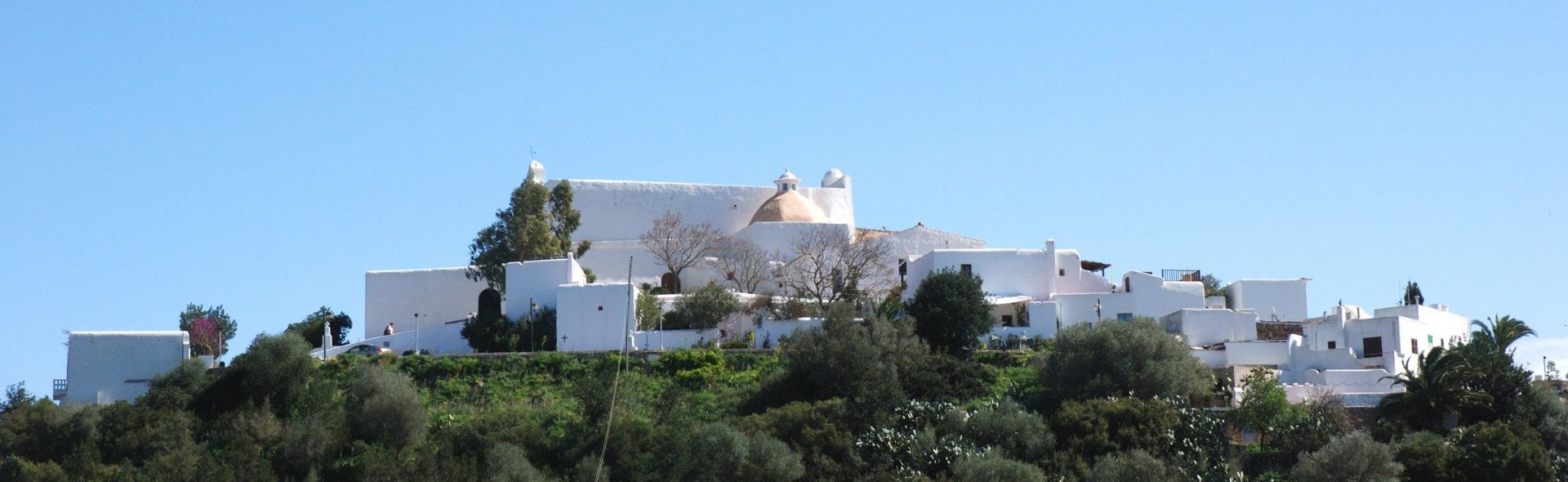 accessible-accommodation-in-santa-eulalia-banner