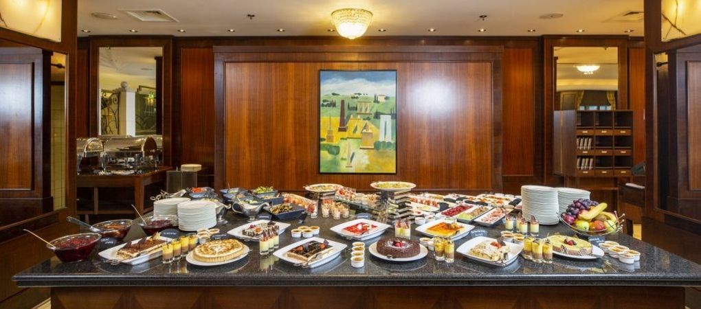 brunch buffet ready to be tasted