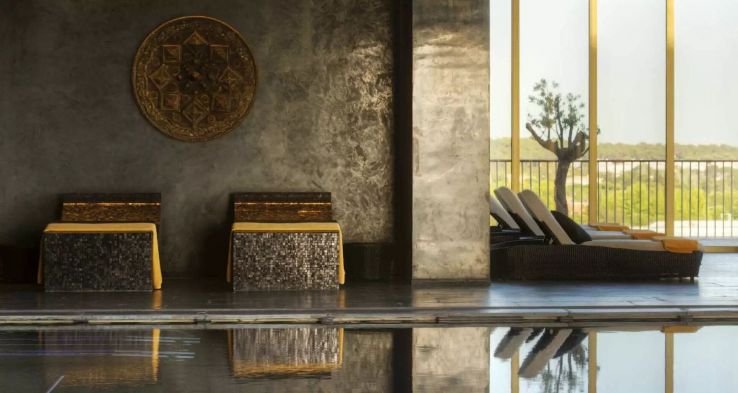 Indoor swimming pool