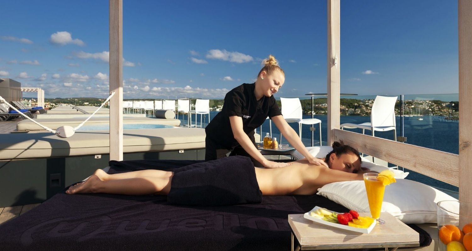 relaxing massage with a sea view