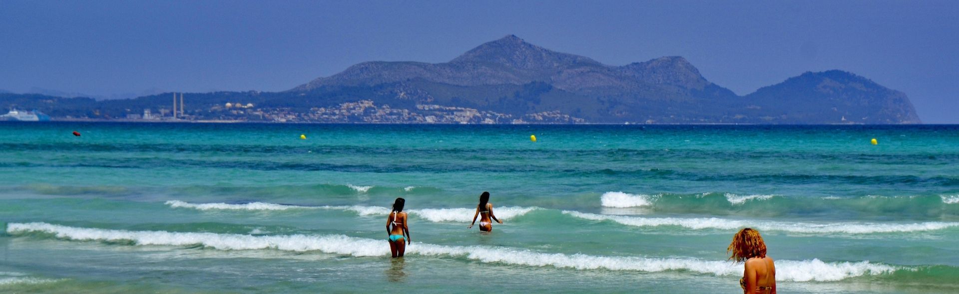 beach-holidays-in-playa-de-muro-banner