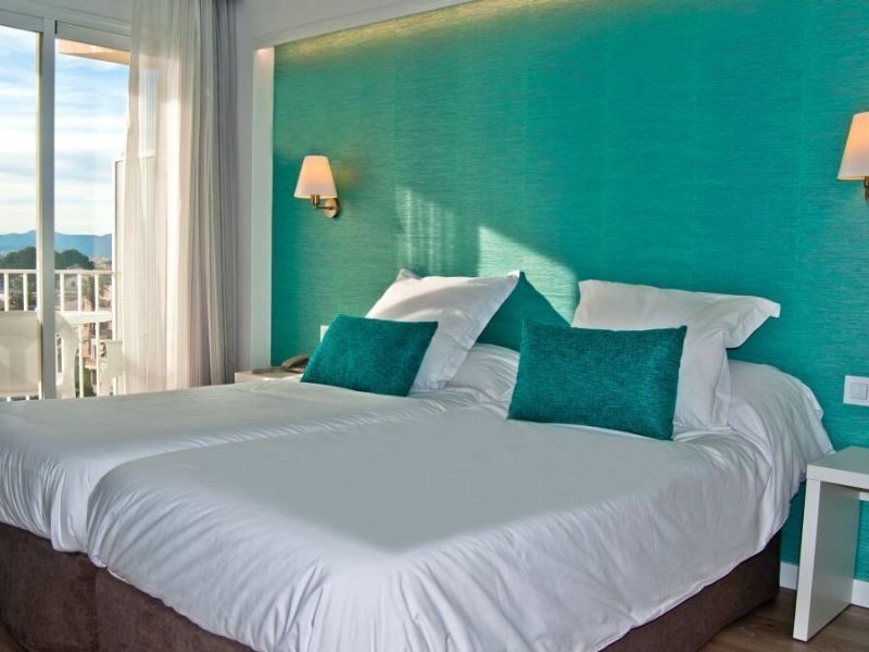 bright and spacious hotel room