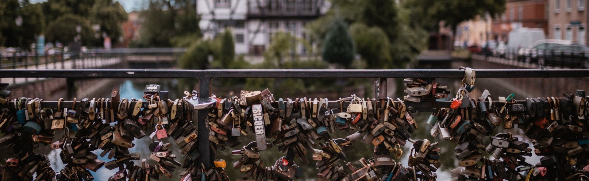 city-stays-in-poland-banner