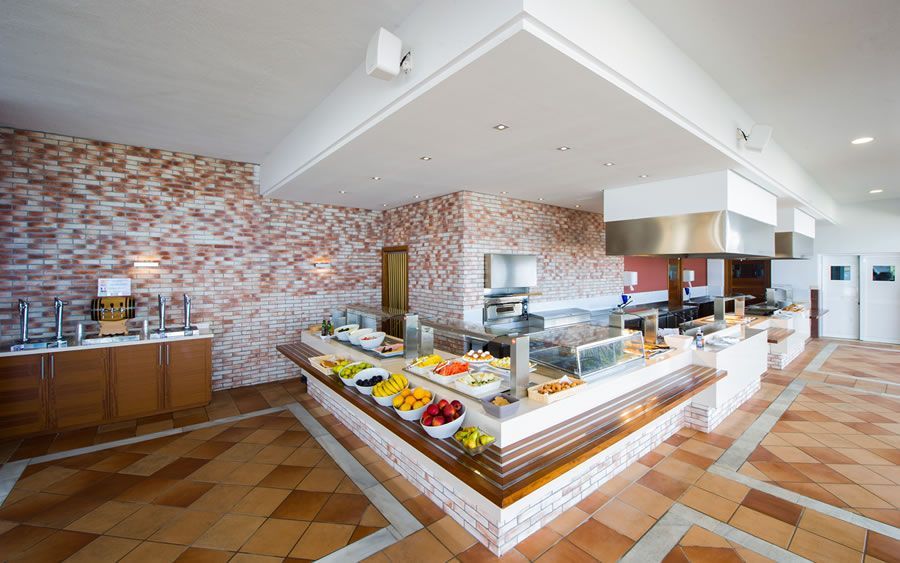 indoor buffet restaurant and dining area