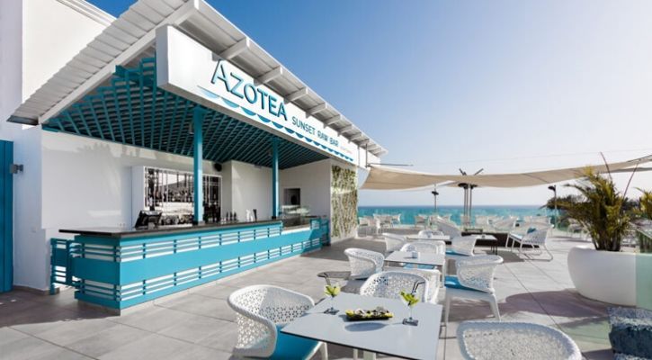 rooftop bar and dining area