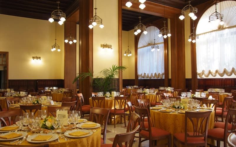 indoor restaurant and dining room