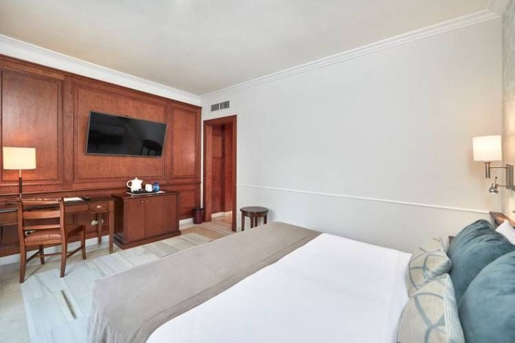 bright and spacious hotel room