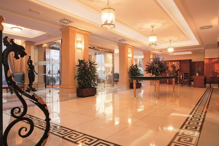 spacious reception lobby and check-in desk