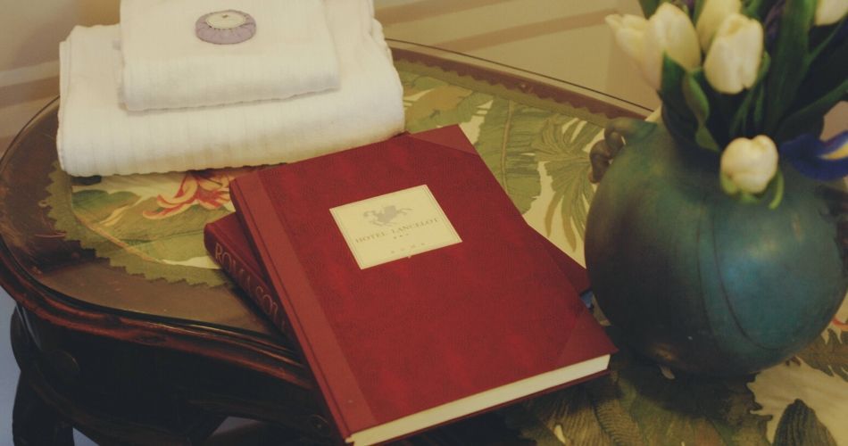 hotel guest book where you can leave comments