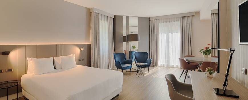 bright and spacious bedroom