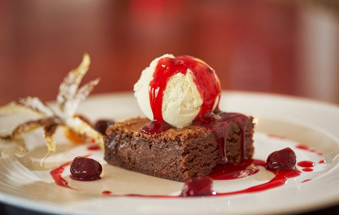 Brownie dessert with ice cream