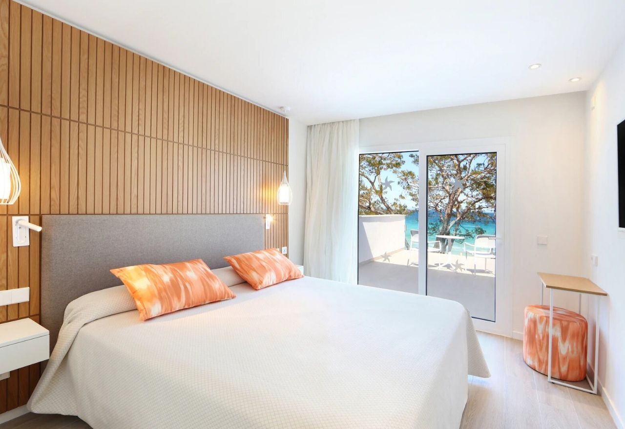 bright and spacious hotel room