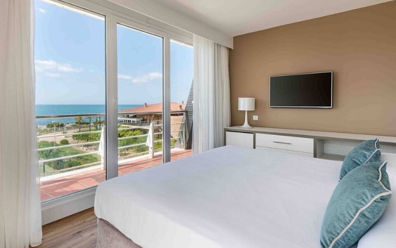 bright and spacious hotel room