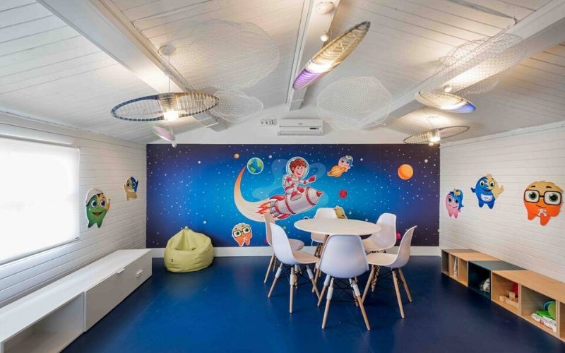 indoor kids club room