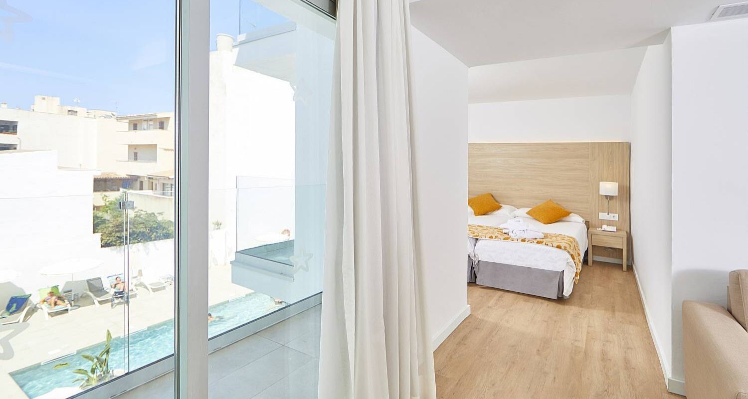 hallway leading from the living room to the bedroom