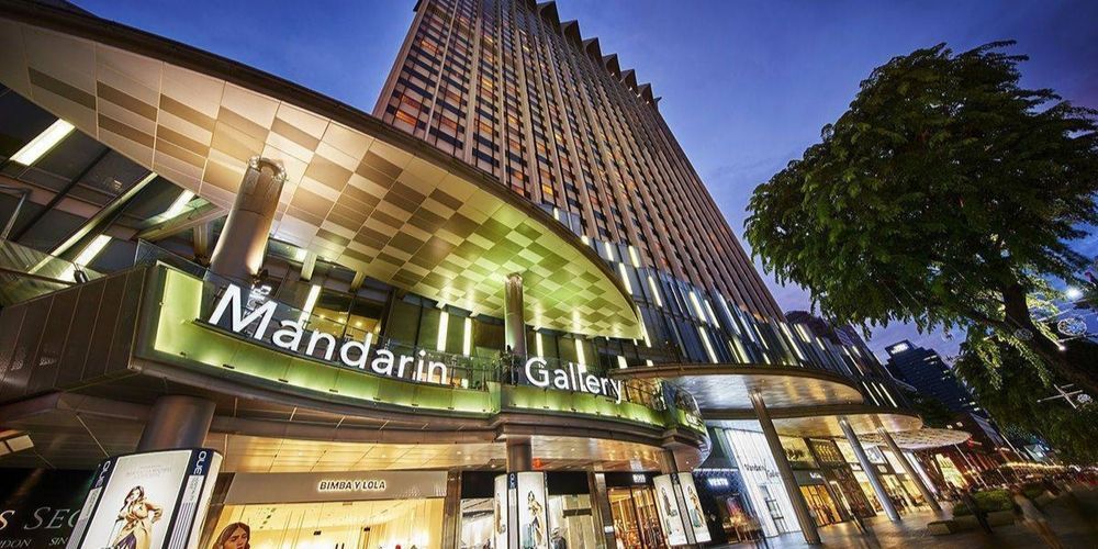 hotel exterior outside of the gallery