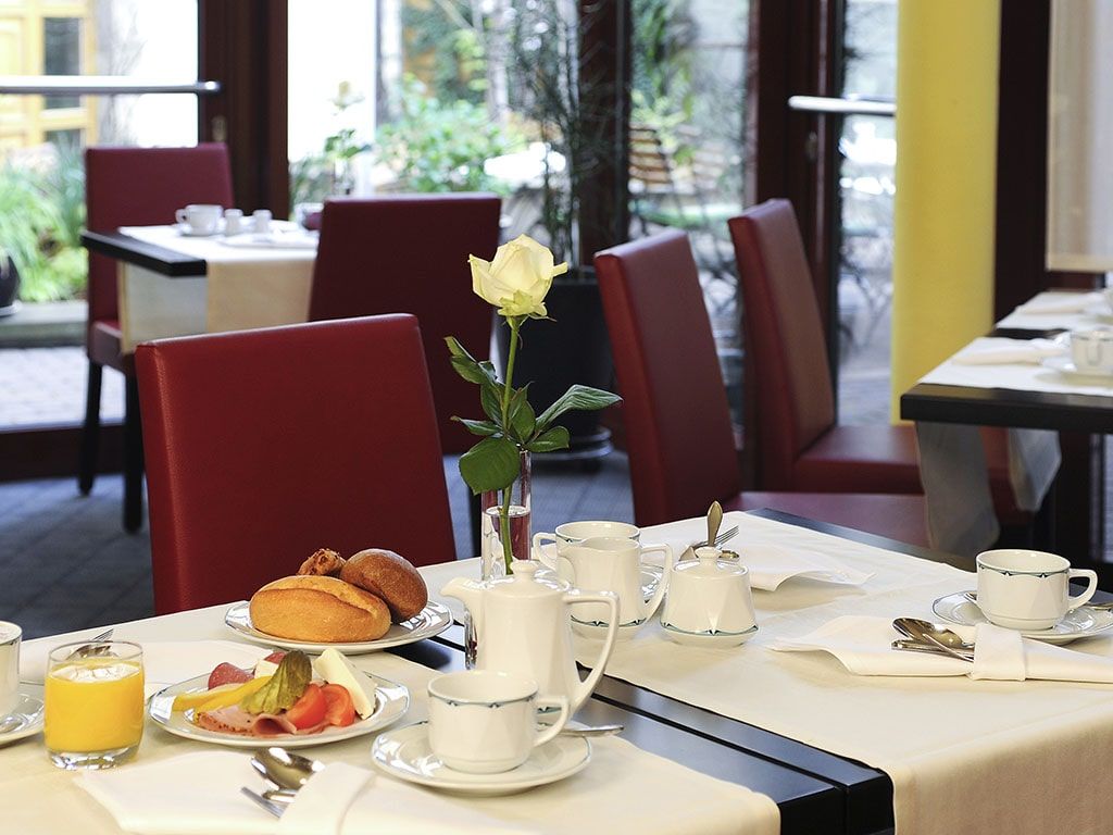 indoor restaurant and dining room