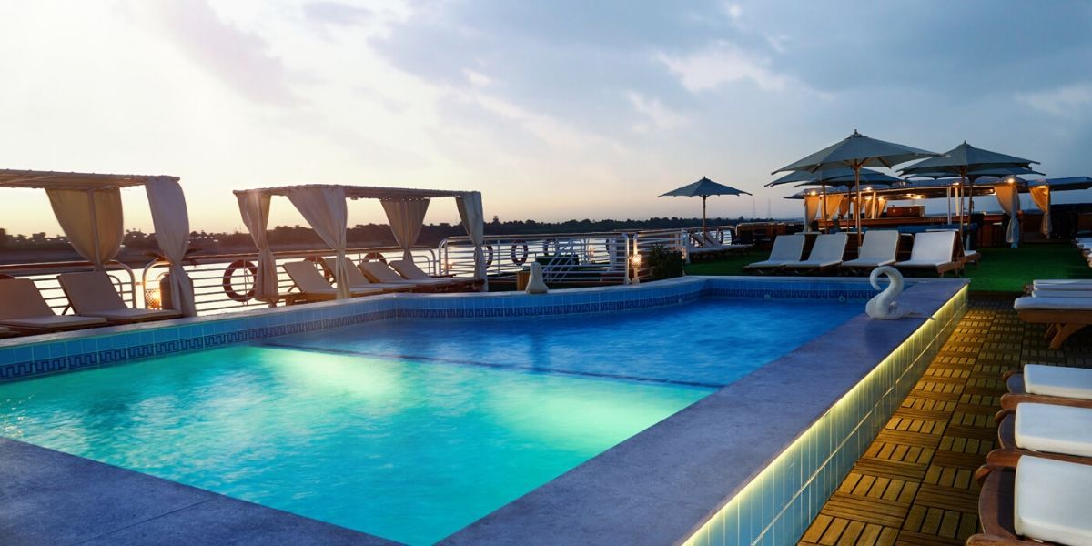 outdoor swimming pool