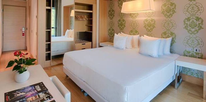 bright and spacious bedroom