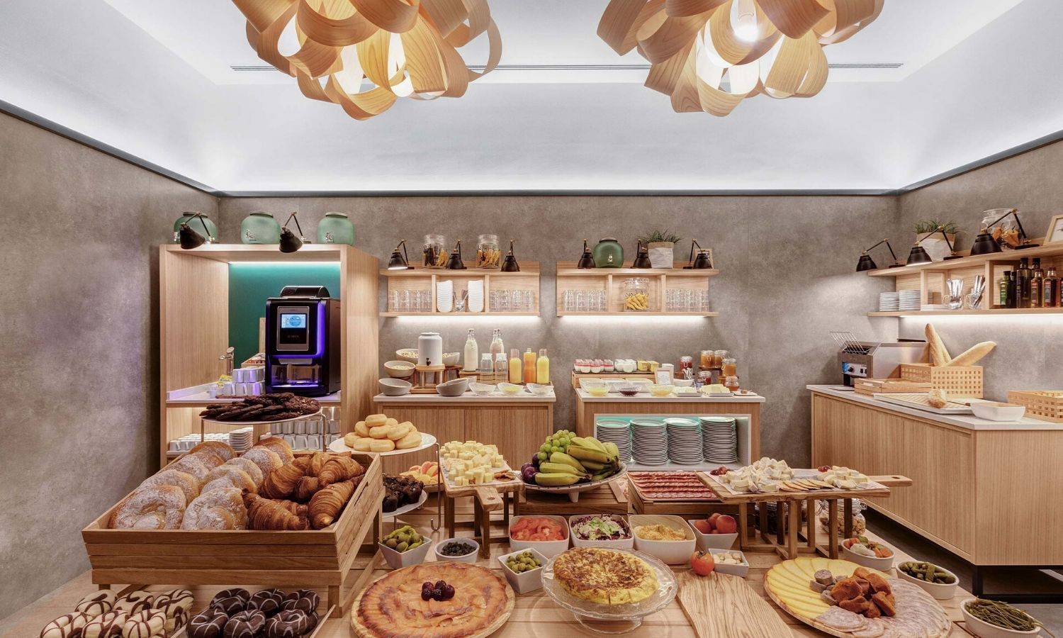 indoor restaurant and dining room