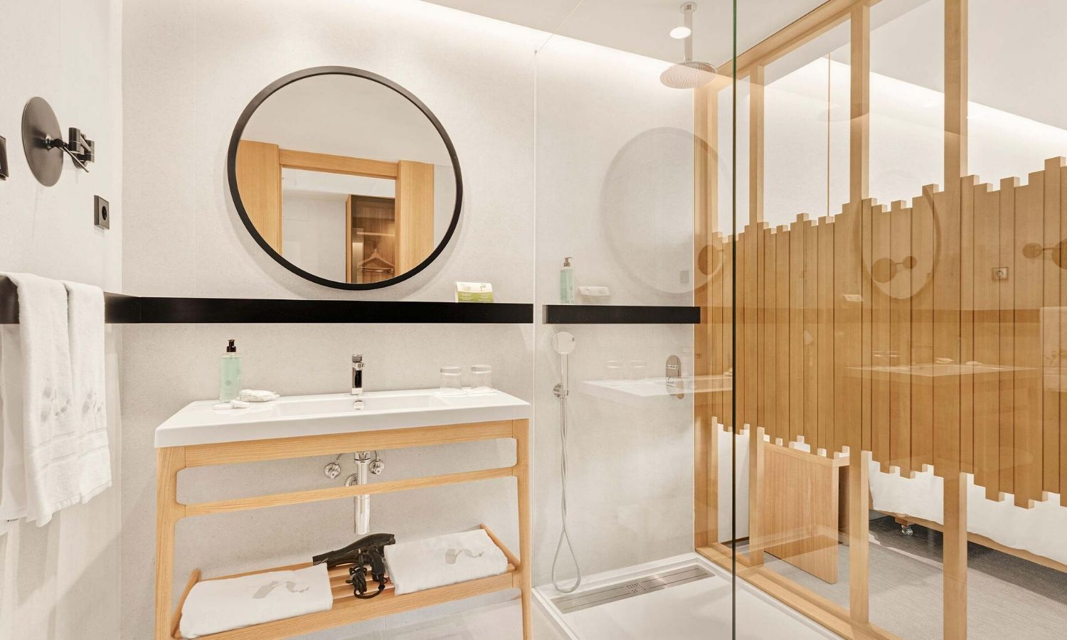 large bathroom with a wheel-in shower