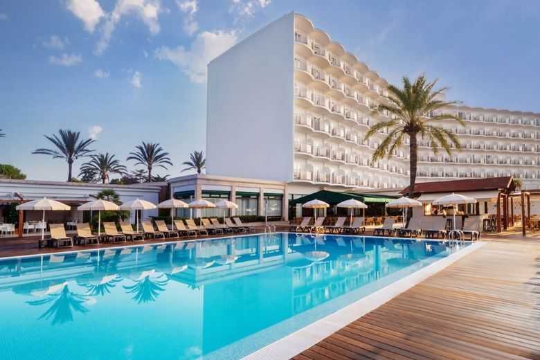 Accessible holiday at Alua Illa de Menorca 