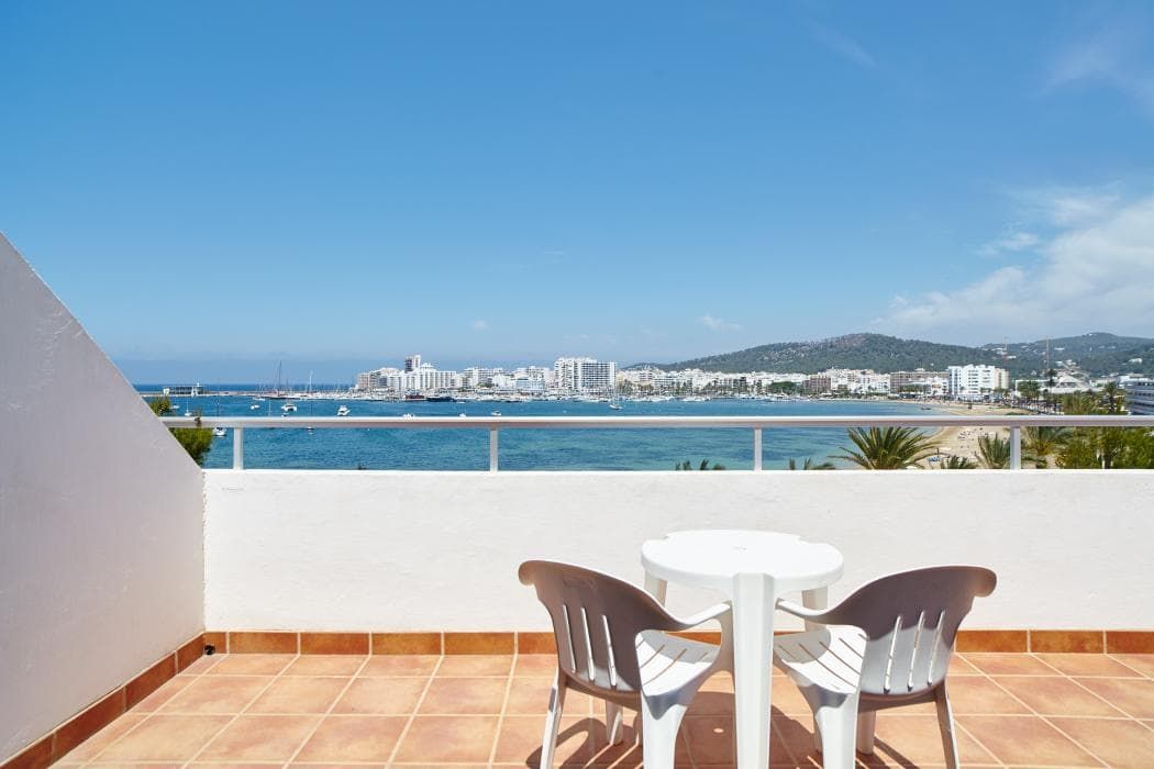 balcony terrace with a sea view