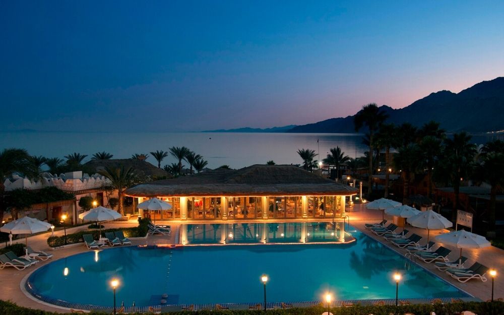 hotel exterior and outdoor swimming pool