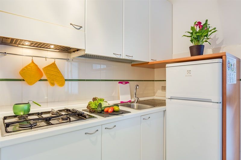 fully furnished kitchen