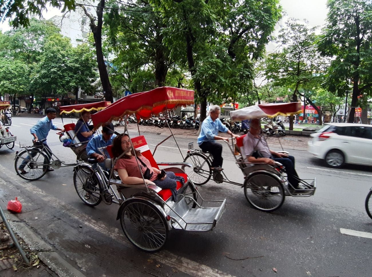 Cyclo riders for wheelchair users